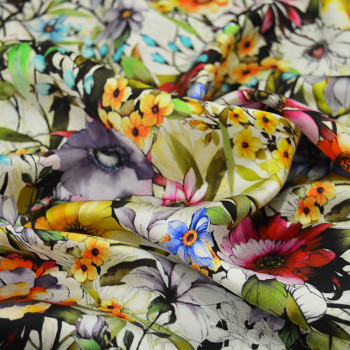 Tissu satin de soie imprimé floral multicolore