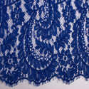 Dentelle de Calais rebrodée bleu royal