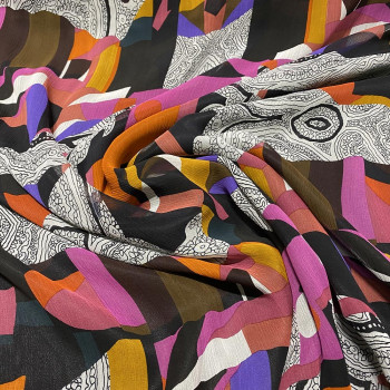 Crinkled silk chiffon with geometric print