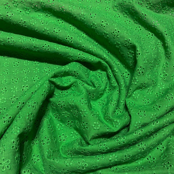 Tissu broderie anglaise 100% coton vert