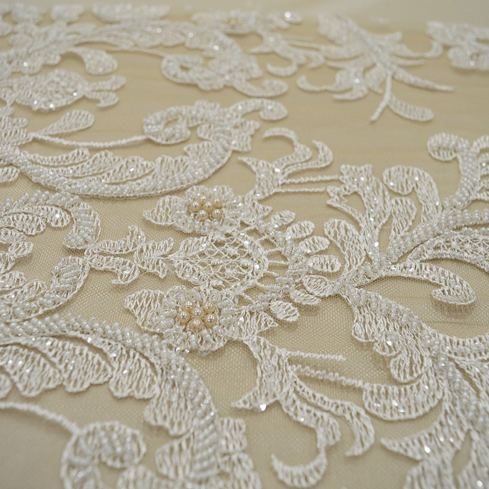 Flesh beaded embroidered tulle fabric — Tissus en Ligne