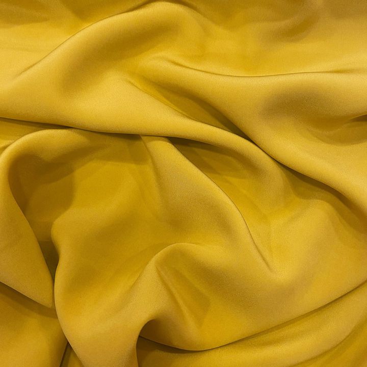 Tissu crêpe de Chine 100% soie jaune