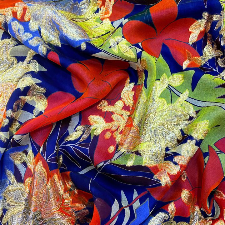 Jacquard de soie métal aquarelle floral bleu/rouge sur fond mousseline