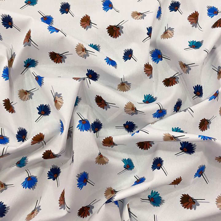 Blue floral print cotton poplin on white background (2.50 meters)