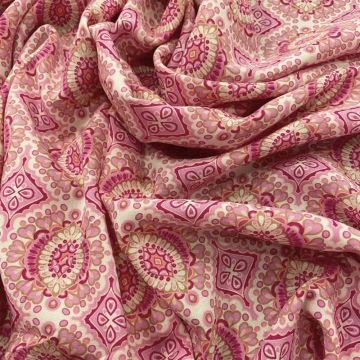 Boho-chic print in shades of pink 100% viscose fibranne fabric