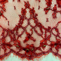 Dentelle de Calais Chantilly perlée rouge Dentelle de Calais Chantilly perlée rouge