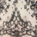 Dentelle de Calais Chantilly perlée gris Dentelle de Calais Chantilly perlée gris
