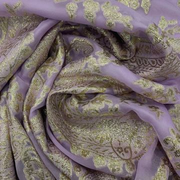 Jacquard de soie métal paisley or sur fond mousseline lilas